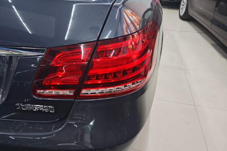 Used Mercedes-Benz E-Class 2014 E 260 L Luxury Model Exterior 3