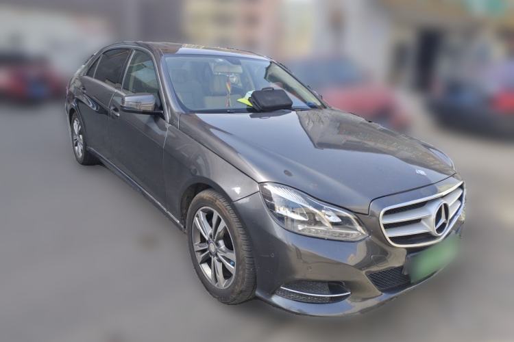 Used Mercedes-Benz E-Class 2014 E 260 L Sport Edition Front Right 45 Deg