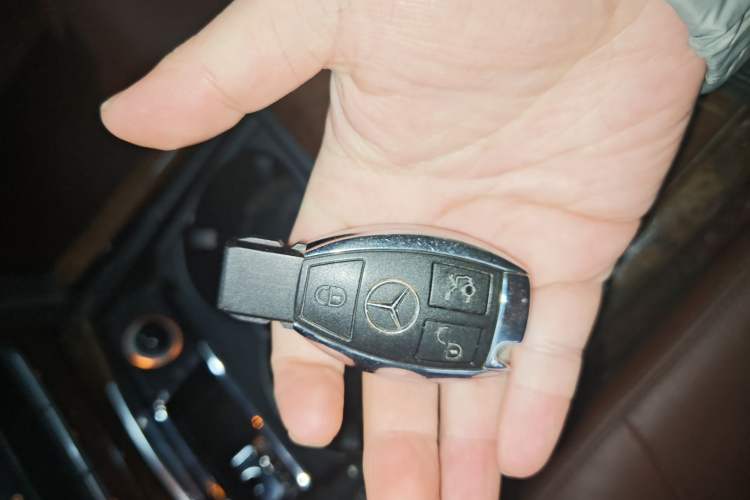 Used Mercedes-Benz E-Class 2014 E 260 L Luxury Model Interior 1