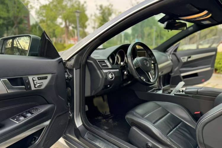 Used Mercedes-Benz E-Class 2014 E 200 Coupe Interior 2