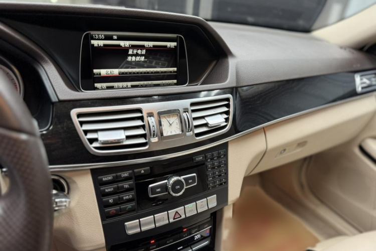 Used Mercedes-Benz E-Class 2014 Restyled E 260 L Sport Edition Interior 4