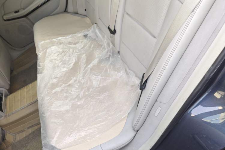 Used Mercedes-Benz E-Class 2014 E 260 L Sport Edition Left Rear Seat