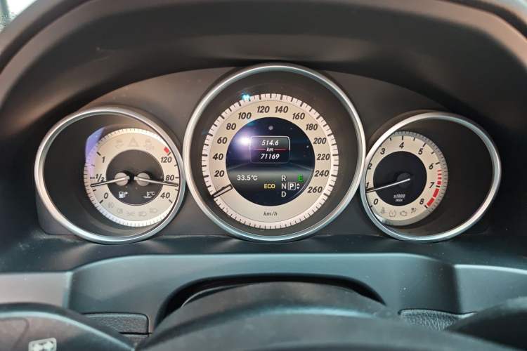 Used Mercedes-Benz E-Class 2014 E 260 Coupe Odometer Close Up