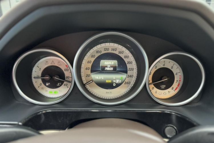 Used Mercedes-Benz E-Class 2014 Restyled E 260 L Sport Edition Odometer Close Up