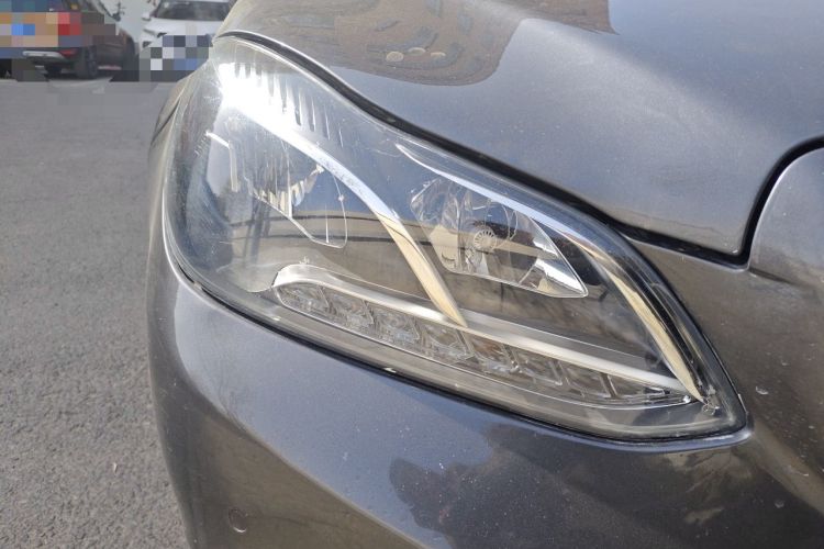Used Mercedes-Benz E-Class 2014 E 260 L Sport Edition Right Front Headlight