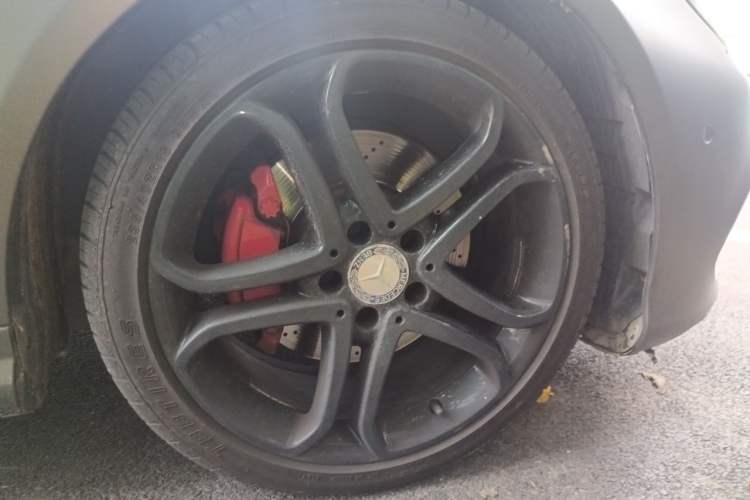 Used Mercedes-Benz E-Class 2014 E 200 Coupe Right Front Wheel Hub
