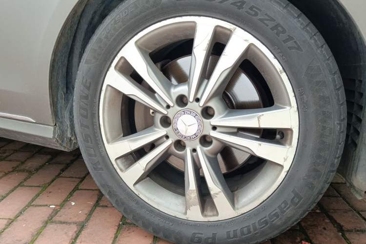 Used Mercedes-Benz E-Class 2014 E 260 L Sport Edition Right Front Wheel Hub