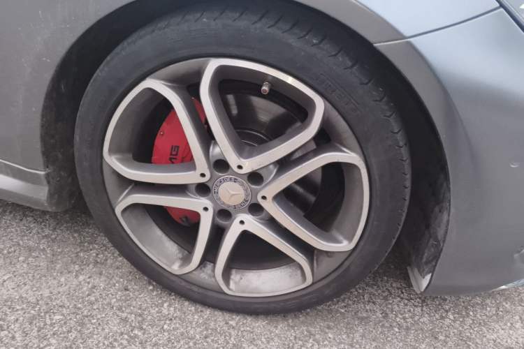 Used Mercedes-Benz E-Class 2014 E 200 Coupe Right Front Wheel Hub