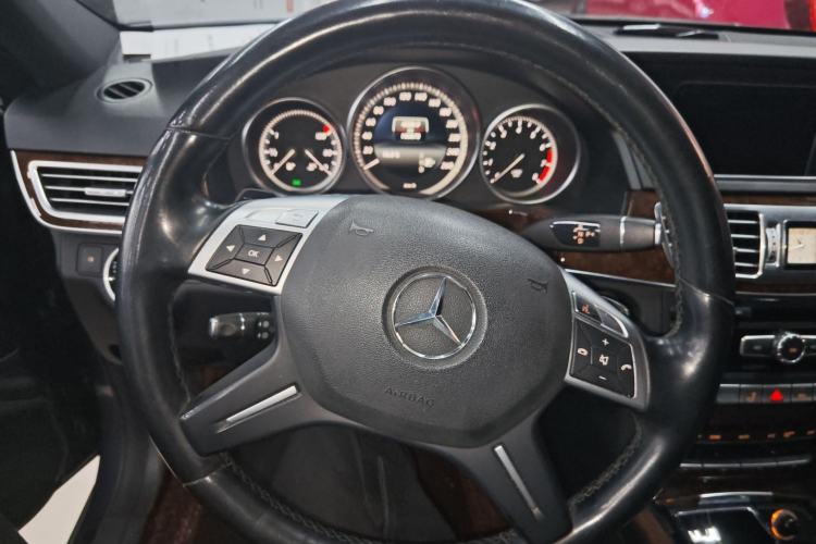 Used Mercedes-Benz E-Class 2014 E 260 L Luxury Model Steering Wheel