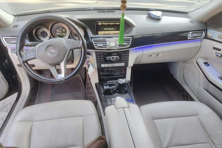 Used Mercedes-Benz E-Class 2014 E 260 L Sport Edition Center Console