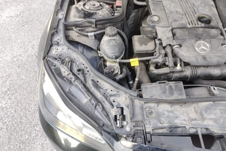 Used Mercedes-Benz E-Class 2014 E 260 L Sport Edition Engine Bay Right