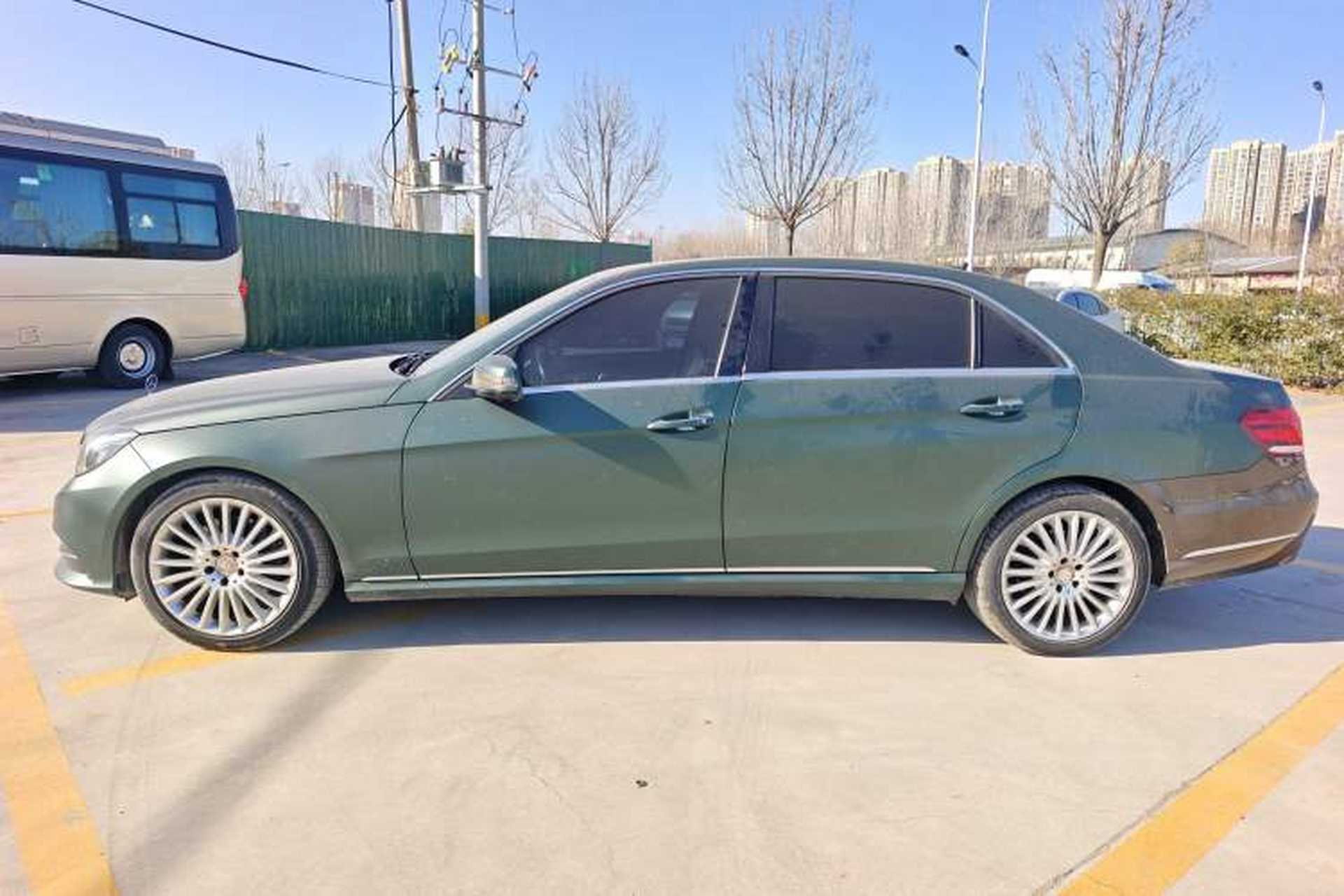 Used Mercedes-Benz E-Class 2014 Facelift E 300 L Exterior 3