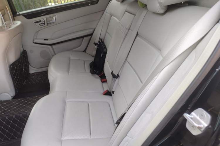 Used Mercedes-Benz E-Class 2014 E 260 L Sport Edition Left Rear Seat