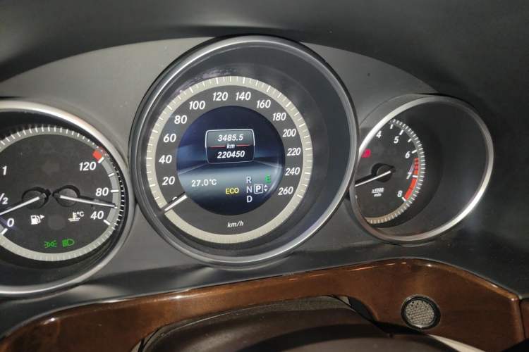 Used Mercedes-Benz E-Class 2014 E 260 L Luxury Model Odometer Close Up