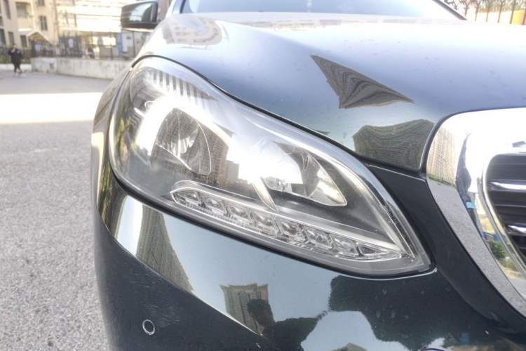 Used Mercedes-Benz E-Class 2014 E 260 L Sport Edition Right Front Headlight
