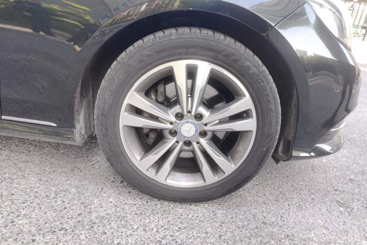 Used Mercedes-Benz E-Class 2014 E 260 L Sport Edition Right Front Wheel Hub