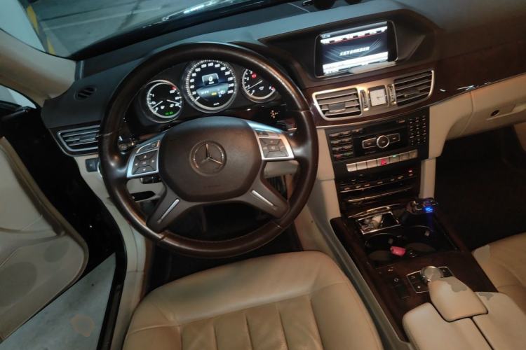Used Mercedes-Benz E-Class 2014 E 260 L Luxury Model Steering Wheel