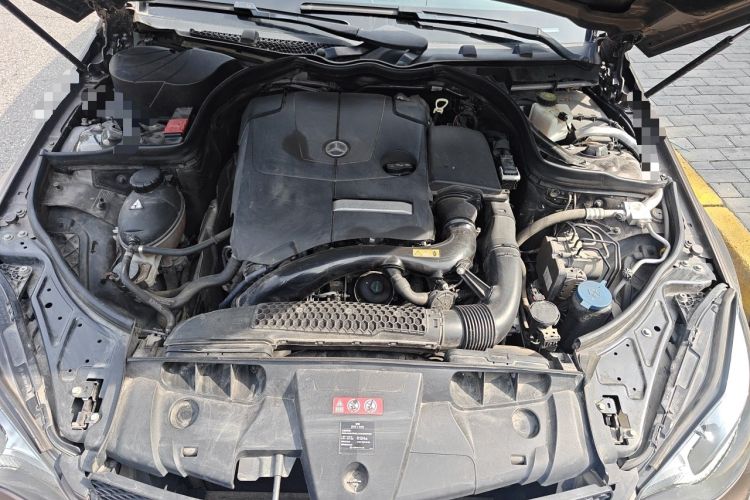 Used Mercedes-Benz E-Class 2014 E 200 Coupe Engine Bay