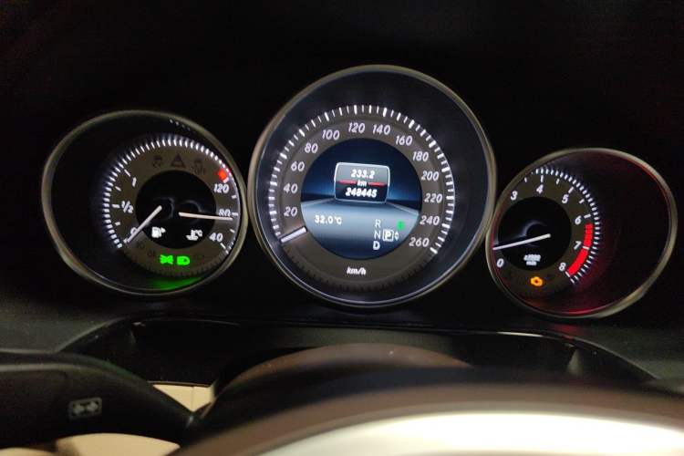 Used Mercedes-Benz E-Class 2014 E 260 L Sport Edition Instrument Cluster