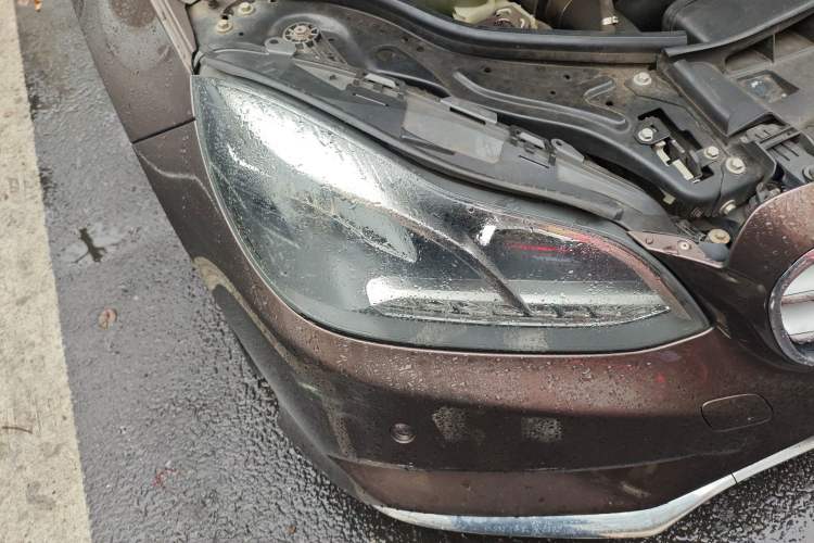 Used Mercedes-Benz E-Class 2014 E 260 L Sport Edition Right Front Headlight