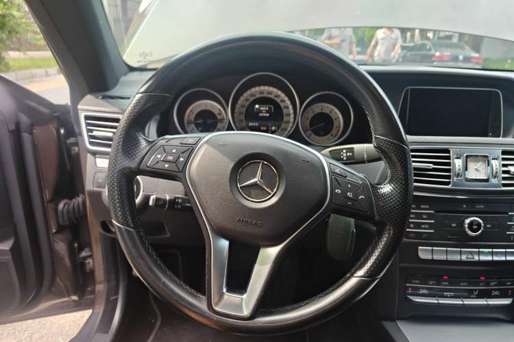 Used Mercedes-Benz E-Class 2014 E 200 Coupe Steering Wheel