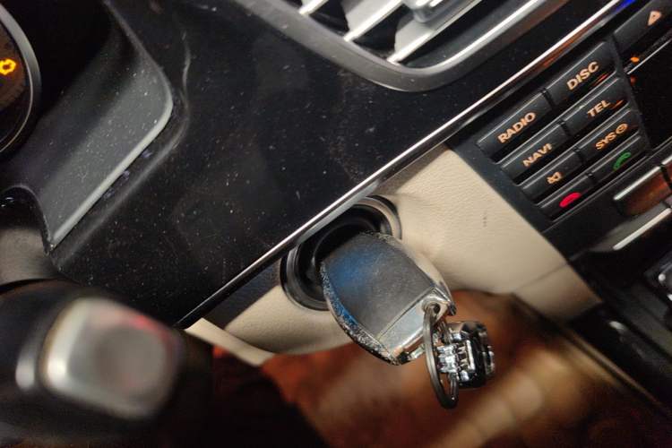 Used Mercedes-Benz E-Class 2014 E 260 L Sport Edition Vehicle Key
