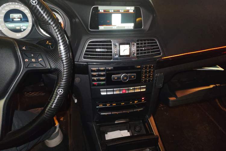 Used Mercedes-Benz E-Class 2014 E 200 Coupe Audio And AC Panel