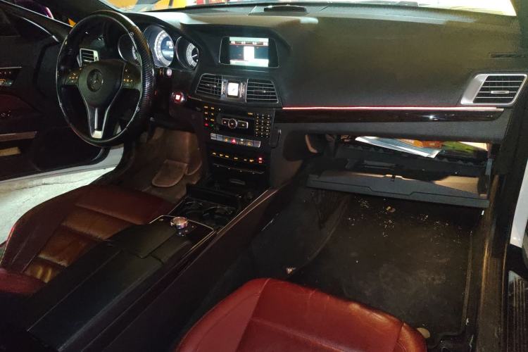 Used Mercedes-Benz E-Class 2014 E 200 Coupe Center Console