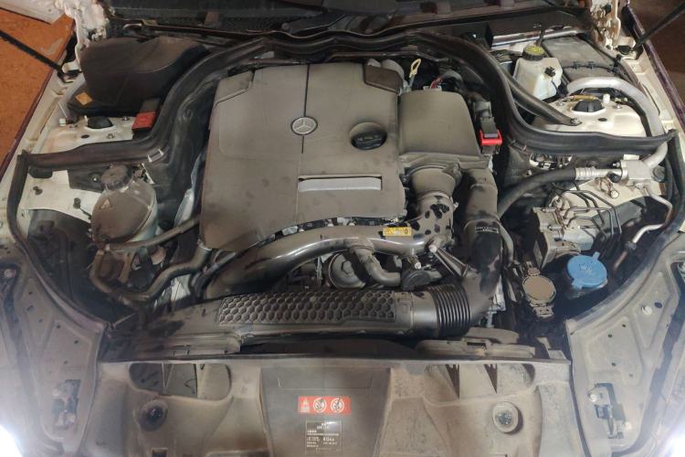 Used Mercedes-Benz E-Class 2014 E 200 Coupe Engine Bay
