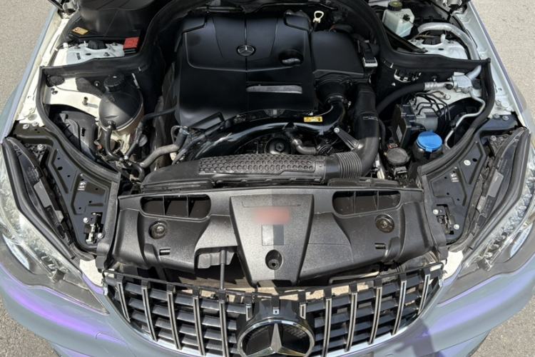 Used Mercedes-Benz E-Class 2014 E 260 Coupe Engine Bay