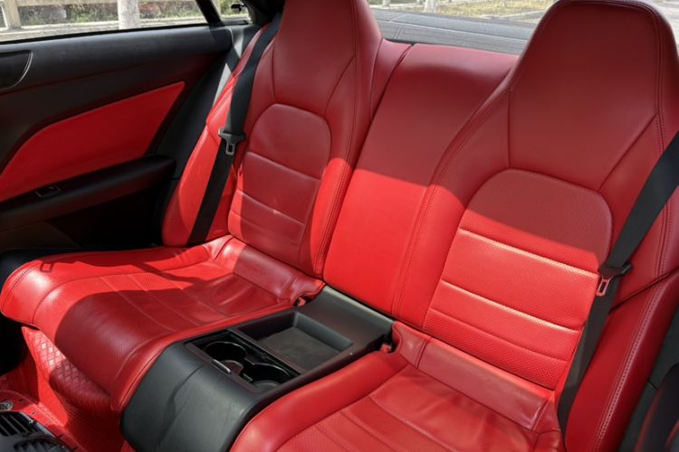 Used Mercedes-Benz E-Class 2014 E 260 Coupe Interior 1