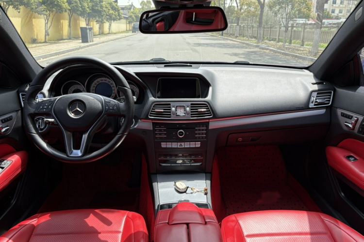 Used Mercedes-Benz E-Class 2014 E 260 Coupe Interior 2