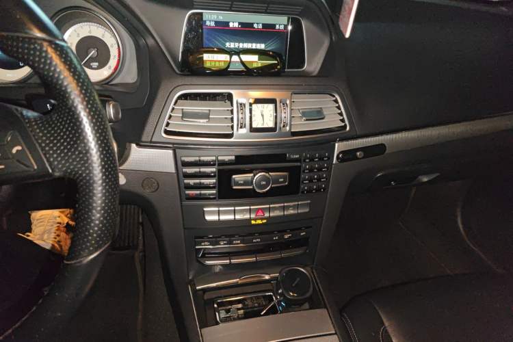 Used Mercedes-Benz E-Class 2014 E 200 Coupe Audio And AC Panel