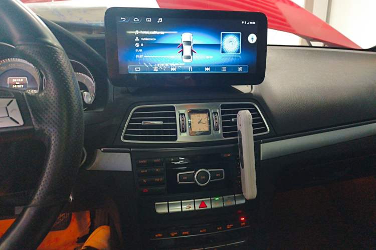 Used Mercedes-Benz E-Class 2014 E 200 Coupe Audio And AC Panel