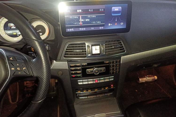 Used Mercedes-Benz E-Class 2014 E 200 Coupe Audio And AC Panel
