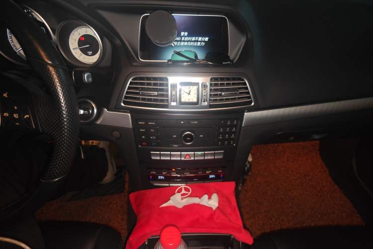 Used Mercedes-Benz E-Class 2014 E 260 Coupe Audio And AC Panel