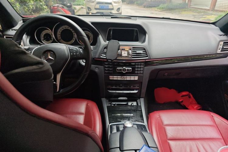 Used Mercedes-Benz E-Class 2014 E 200 Coupe Center Console