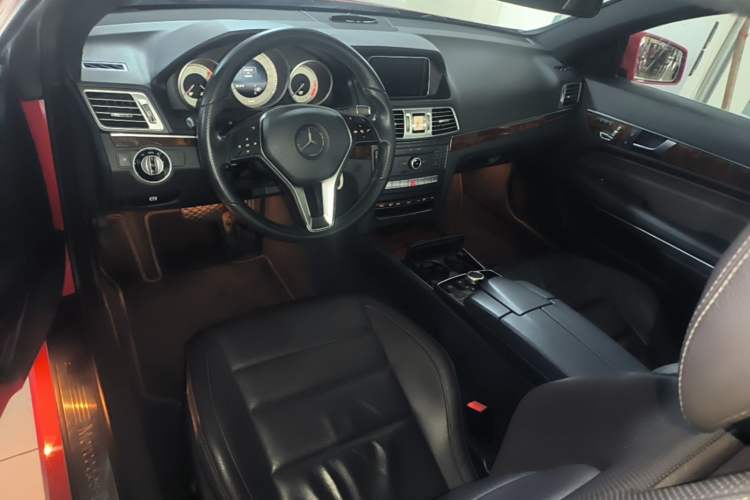 Used Mercedes-Benz E-Class 2014 E 200 Coupe Center Console