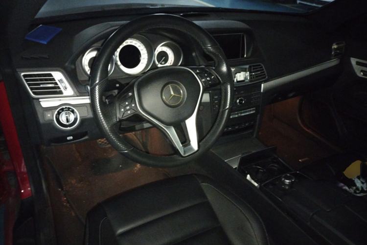 Used Mercedes-Benz E-Class 2014 E 200 Coupe Center Console
