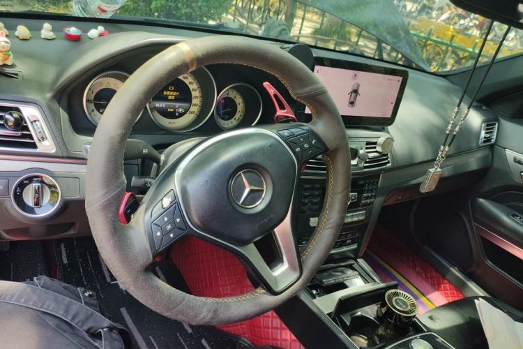 Used Mercedes-Benz E-Class 2014 E 260 Coupe Center Console