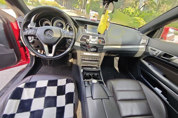 Used Mercedes-Benz E-Class 2014 E 200 Coupe Center Console