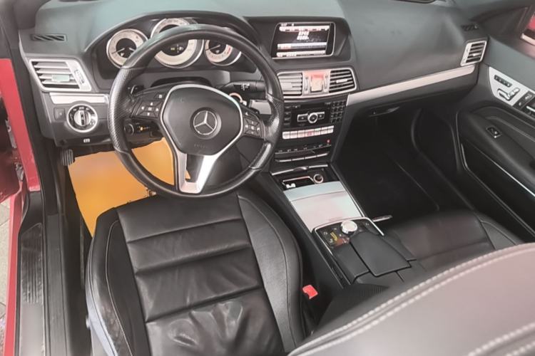 Used Mercedes-Benz E-Class 2014 E 260 Convertible Coupe Center Console