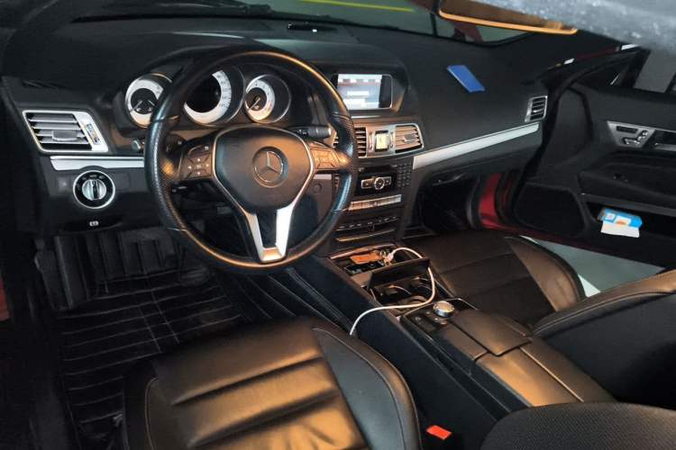 Used Mercedes-Benz E-Class 2014 E 200 Coupe Center Console
