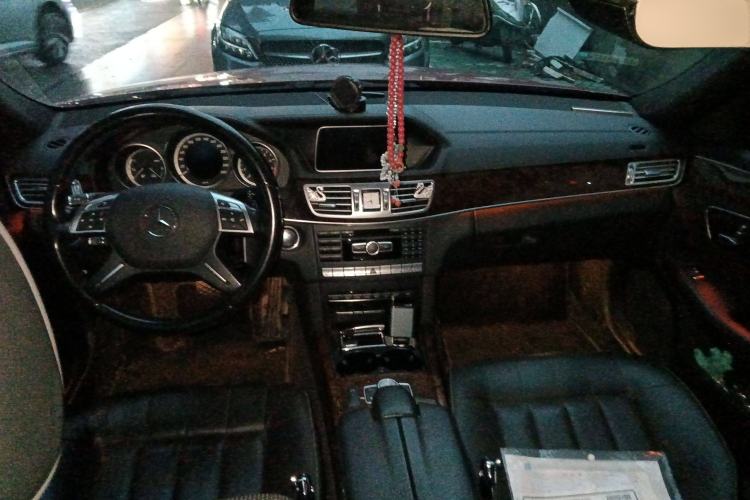 Used Mercedes-Benz E-Class 2014 E 400 L Hybrid Center Console