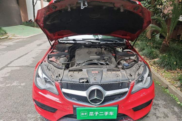 Used Mercedes-Benz E-Class 2014 E 200 Coupe Engine Bay