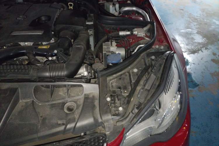 Used Mercedes-Benz E-Class 2014 E 200 Coupe Engine Bay Left
