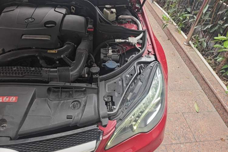 Used Mercedes-Benz E-Class 2014 E 260 Coupe Engine Bay Left