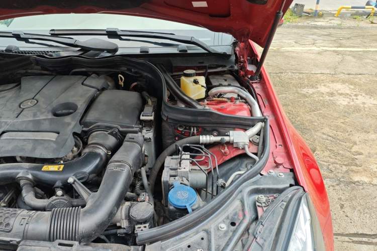 Used Mercedes-Benz E-Class 2014 E 260 Coupe Engine Bay Left