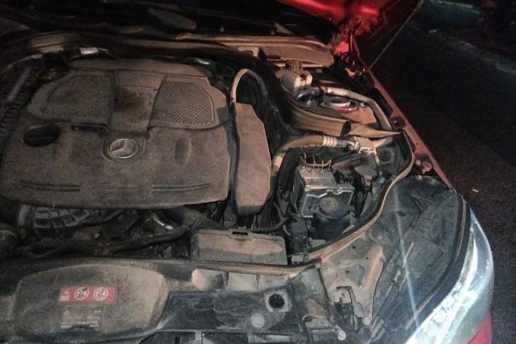 Used Mercedes-Benz E-Class 2014 E 400 L Hybrid Engine Bay Left