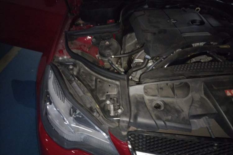Used Mercedes-Benz E-Class 2014 E 200 Coupe Engine Bay Right